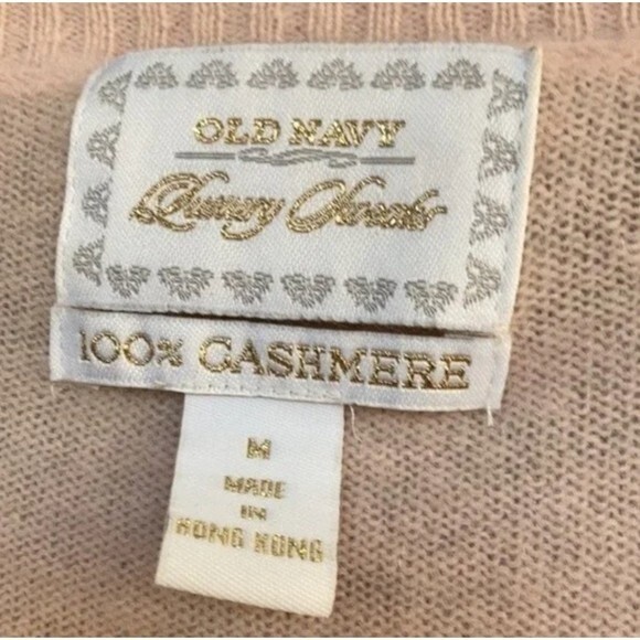 Old navy light pink deep scoop neck cashmere sweater. - Picture 3 of 4